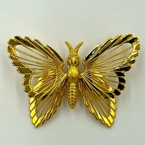 Like new beautiful gold plated butterfly brooch!